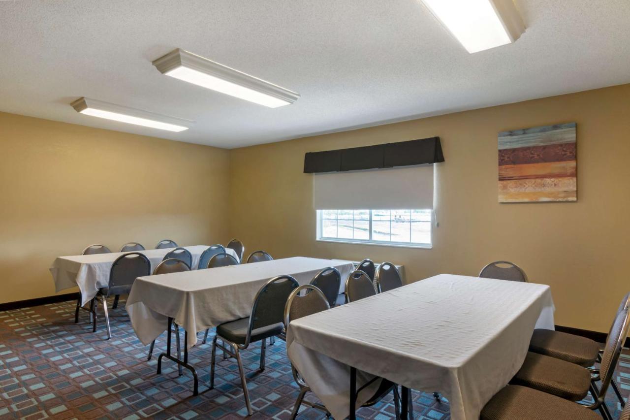 Best Western Governors Inn And Suites Уичита Екстериор снимка