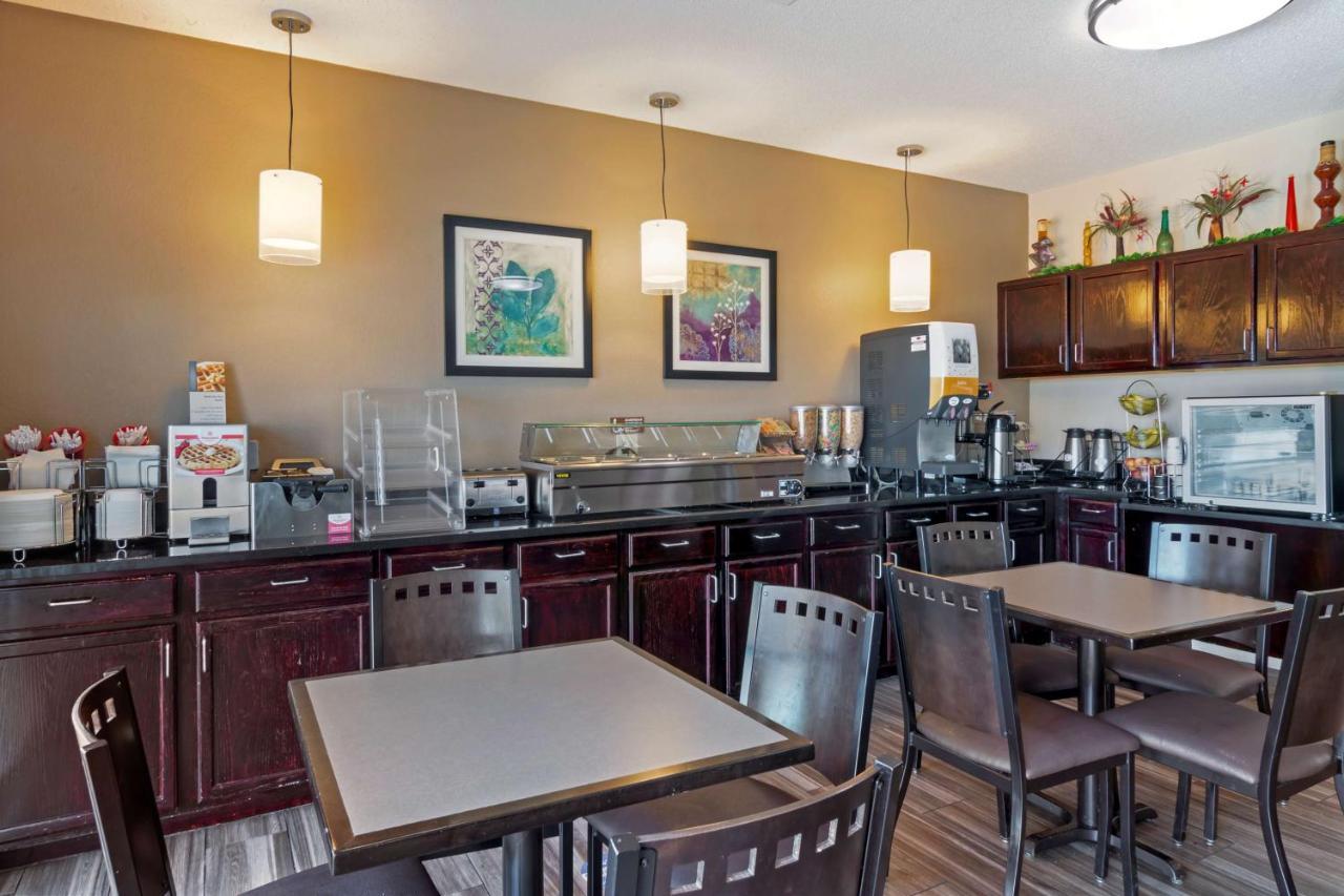 Best Western Governors Inn And Suites Уичита Екстериор снимка